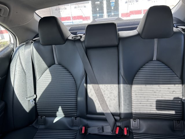 Used 2021 Toyota Camry SE w/ Convenience Package FWD image 18