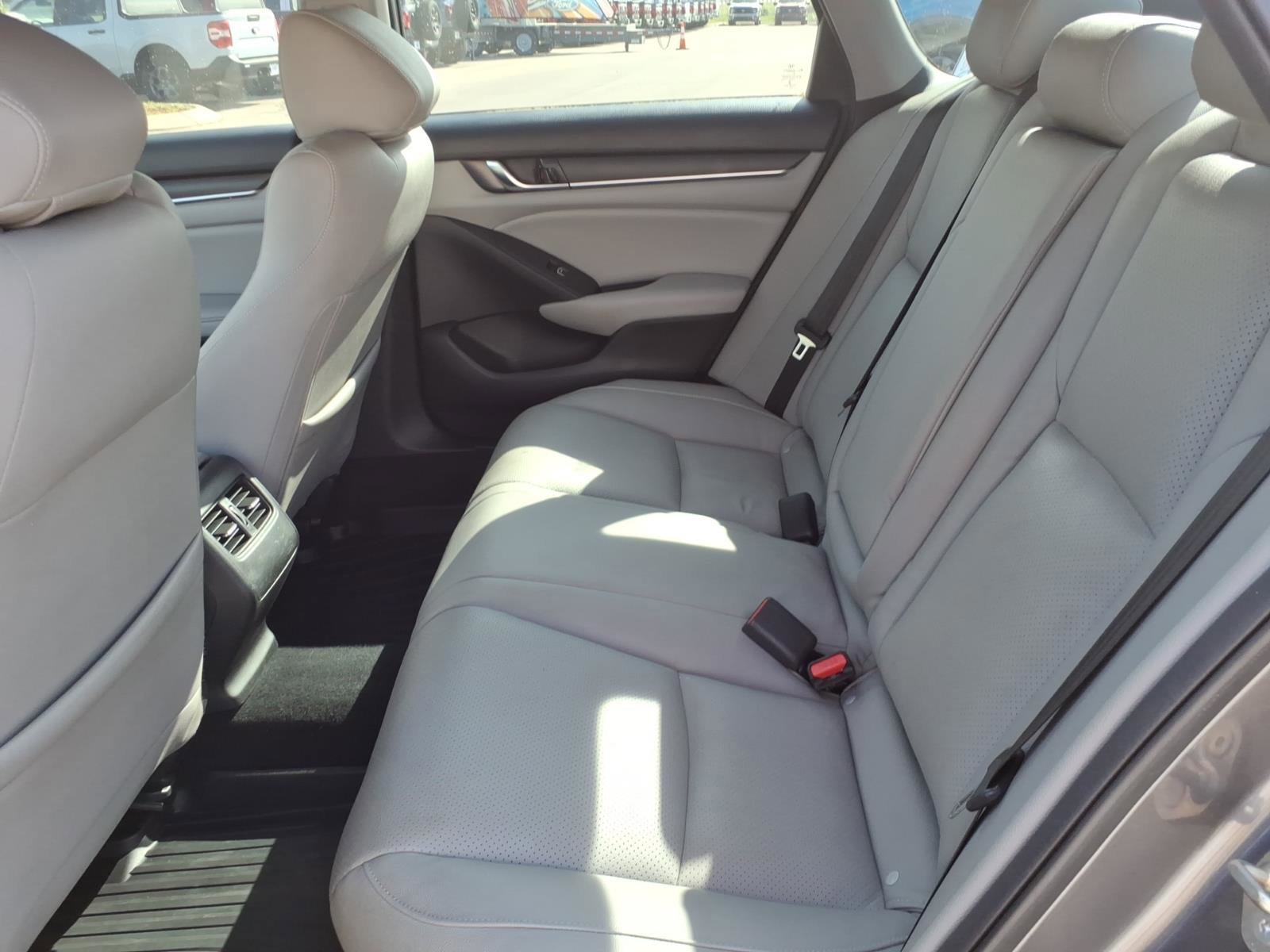 Used 2019 Honda Accord EX image 14