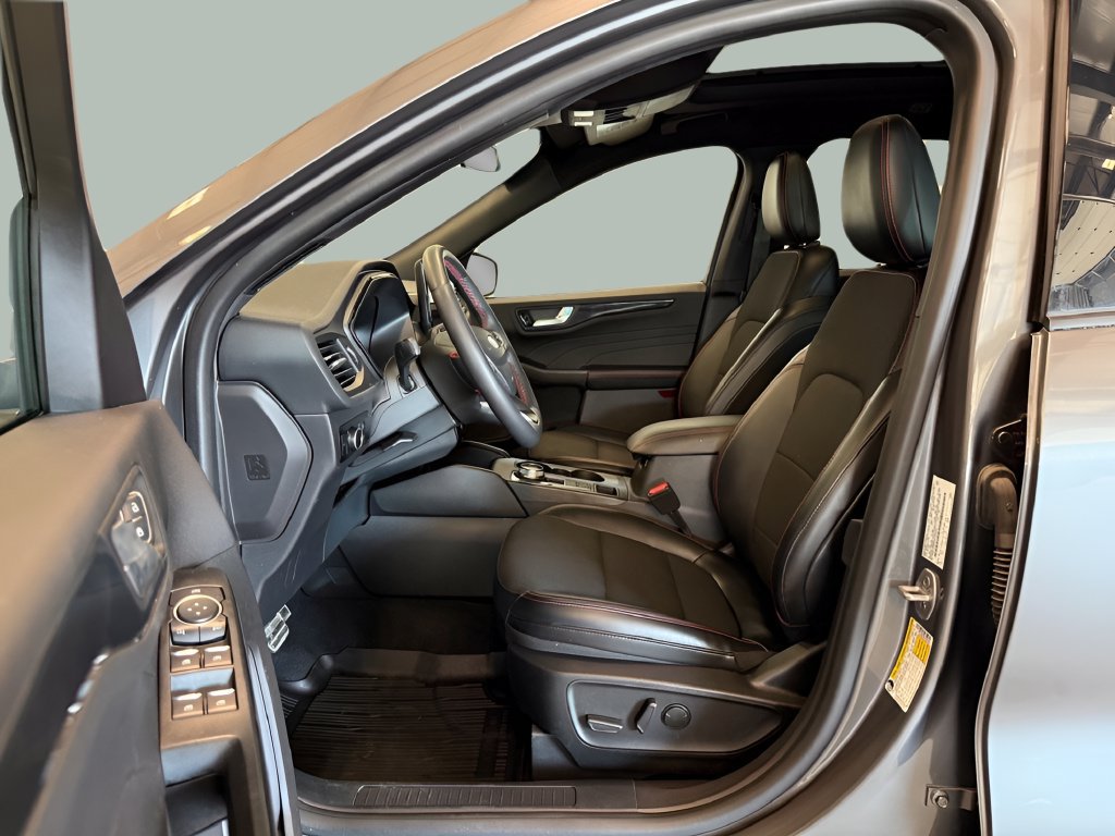 Certified 2024 Ford Escape ST-Line w/ Tech Pack #1 AWD/4WD image 17