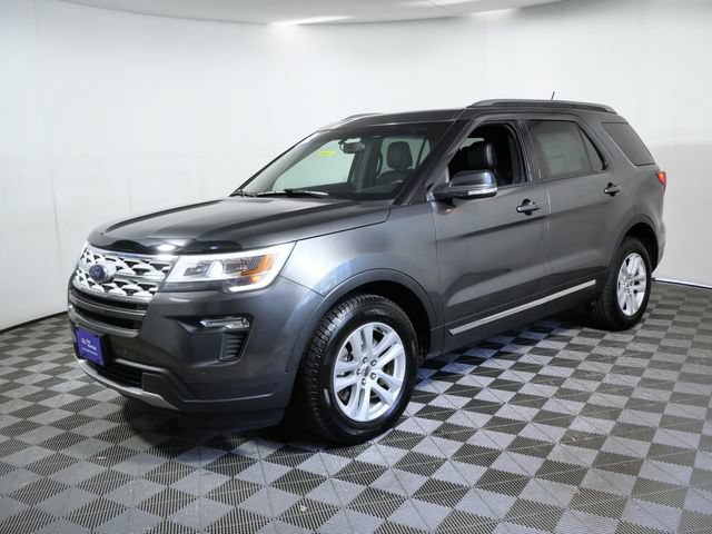 Certified 2018 Ford Explorer XLT w/ Equipment Group 202A AWD/4WD image 5