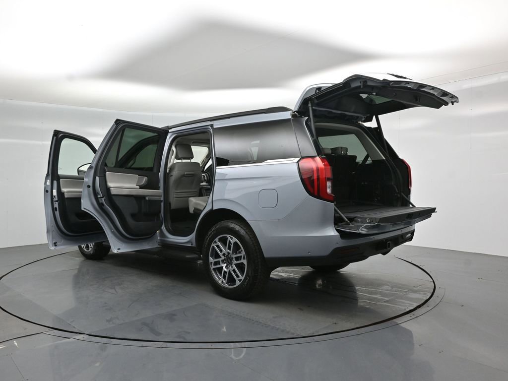 Certified 2025 Ford Expedition Active AWD/4WD image 35