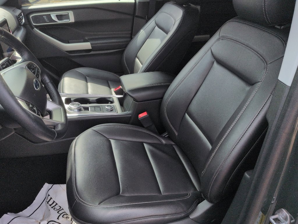 Certified 2023 Ford Explorer XLT w/ Equipment Group 202A image 8