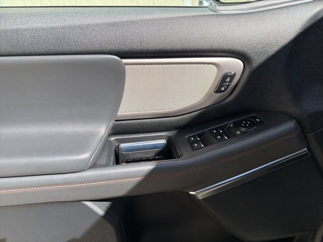 Certified 2025 Ford Expedition Active AWD/4WD image 13