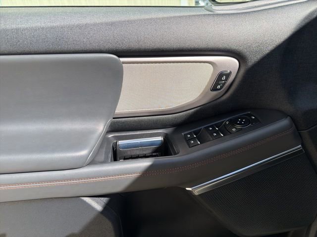 Certified 2025 Ford Expedition Active image 12