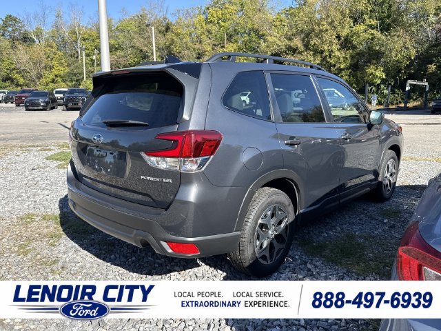 Used 2024 Subaru Forester Premium AWD/4WD image 3