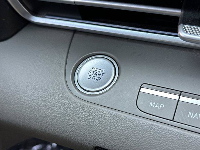 Used 2024 Hyundai Elantra SEL FWD image 21