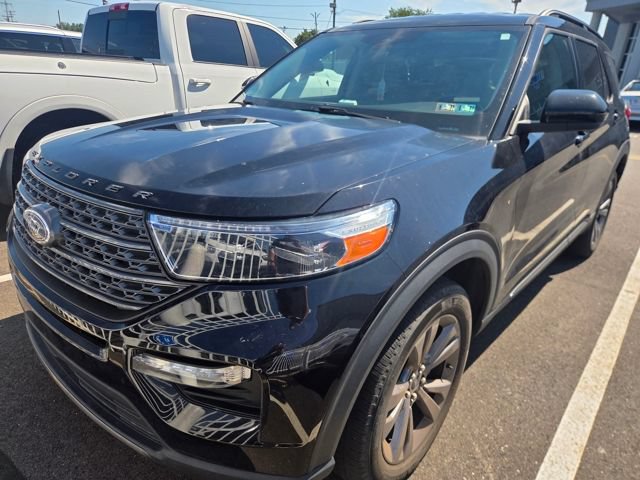 Certified 2022 Ford Explorer XLT w/ Equipment Group 202A AWD/4WD image 2