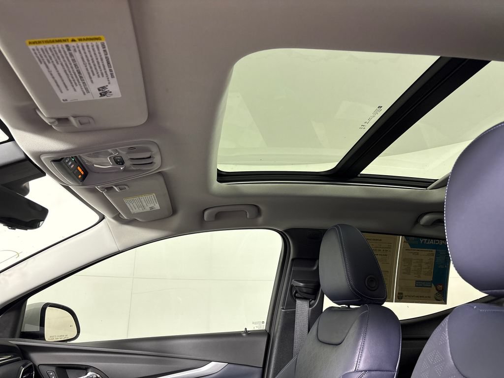 Used 2023 Chevrolet Bolt EUV Premier w/ Sun & Sound Package FWD image 34