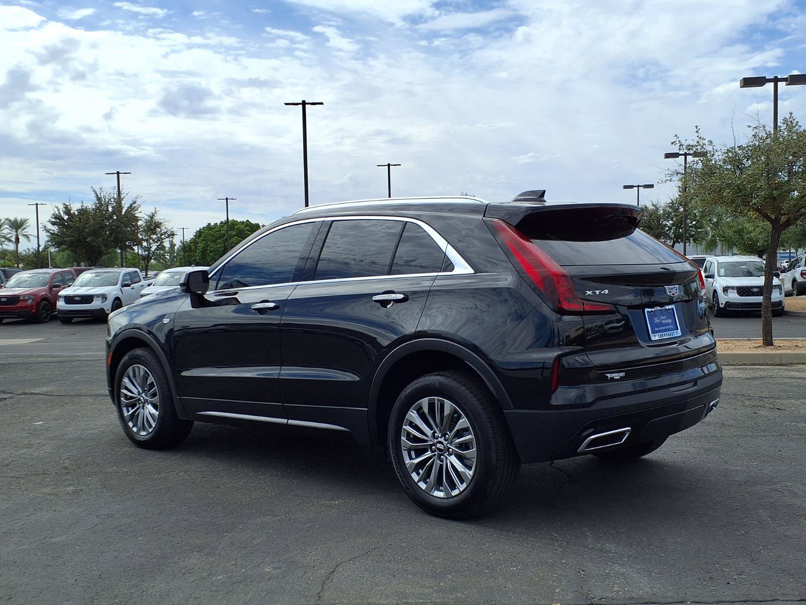 Used 2024 Cadillac XT4 Premium Luxury FWD image 4