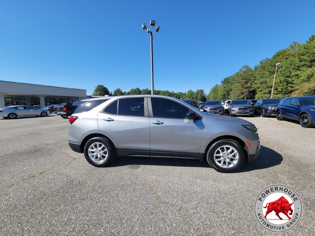 Used 2024 Chevrolet Equinox LS w/ LS Convenience Package FWD image 8