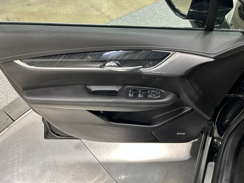Used 2022 Cadillac XT6 Premium Luxury AWD/4WD image 14