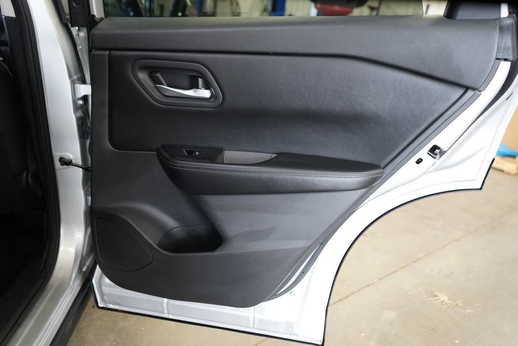 Used 2025 Nissan Rogue SV FWD image 20