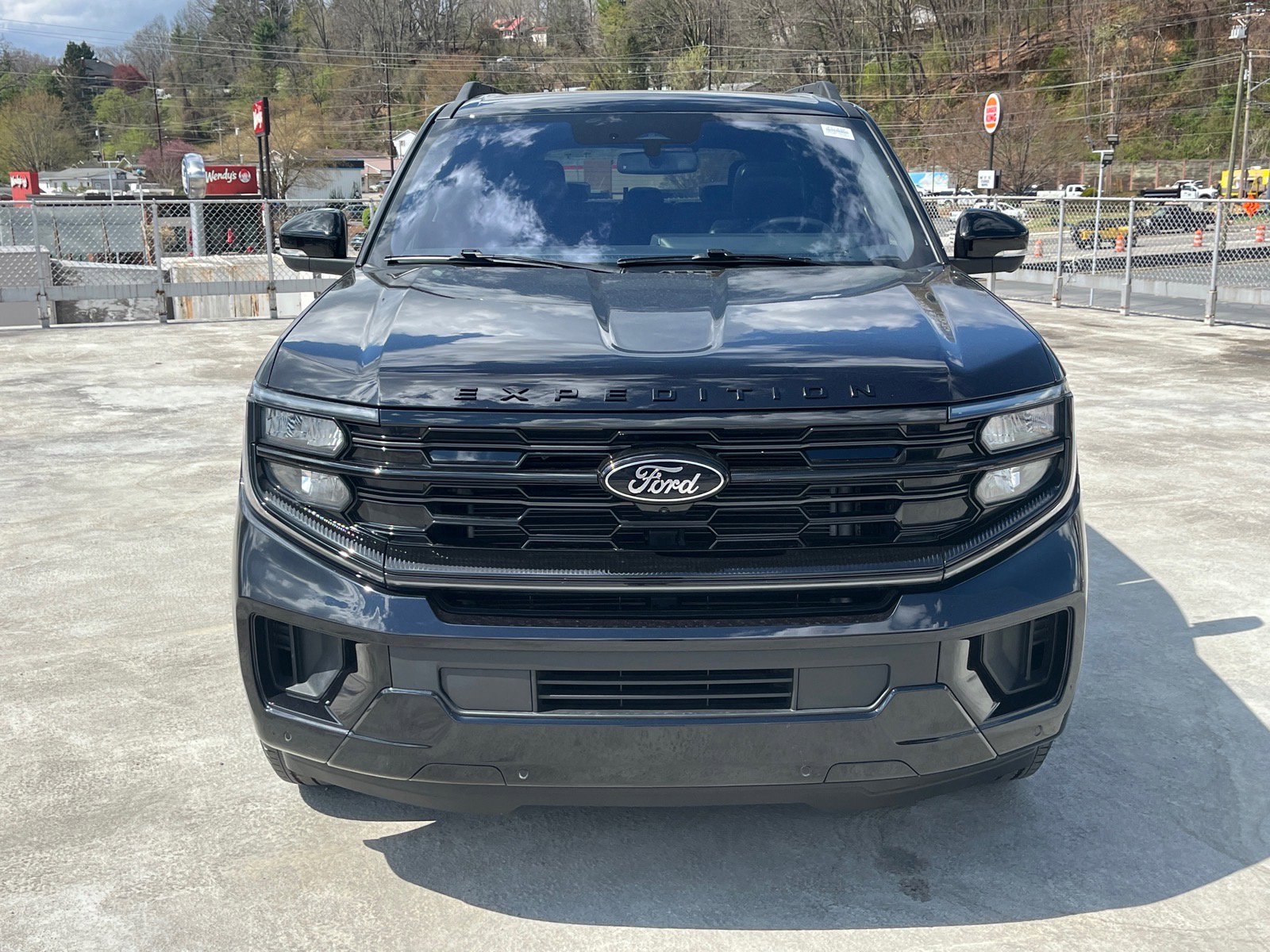 Certified 2025 Ford Expedition Platinum w/ Stealth Appearance Package AWD/4WD image 5
