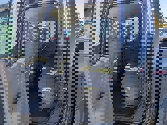 Used 2019 Nissan Frontier SV image 28