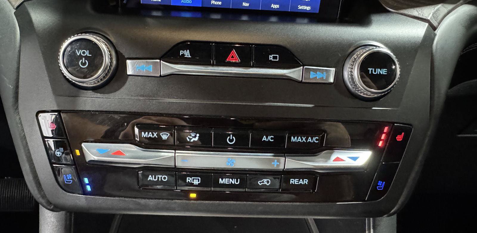 Certified 2020 Ford Explorer Platinum w/ Premium Technology Package AWD/4WD image 33