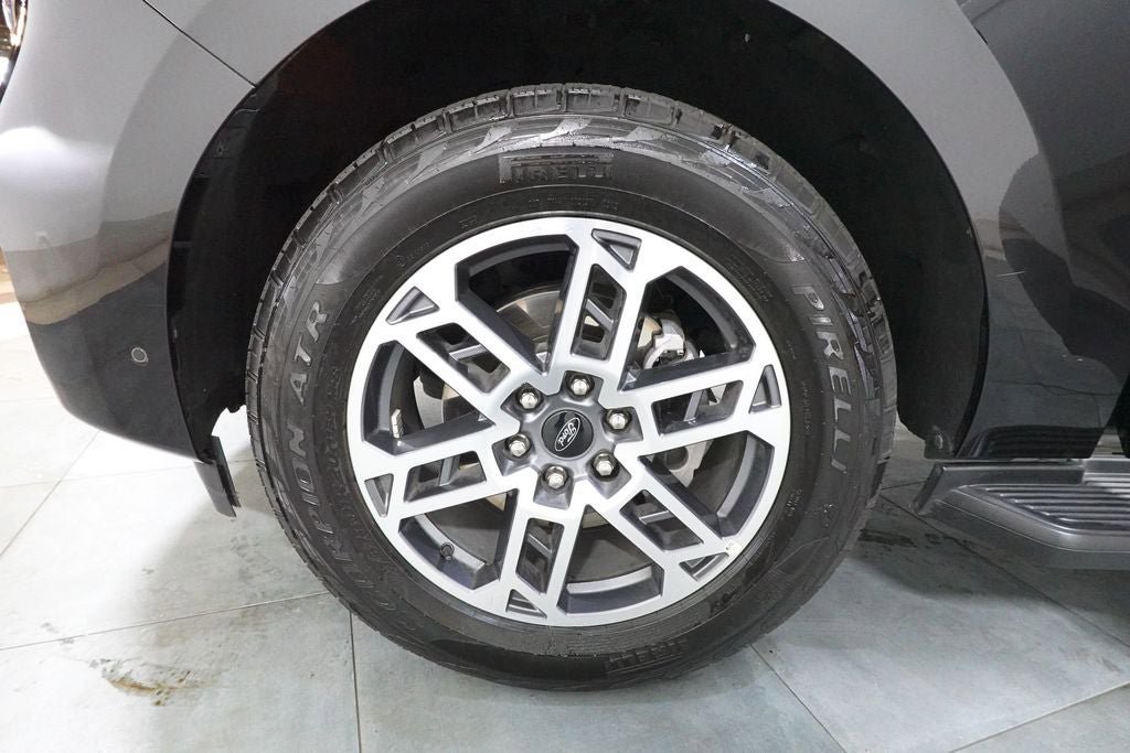 Certified 2025 Ford Expedition Active AWD/4WD image 38