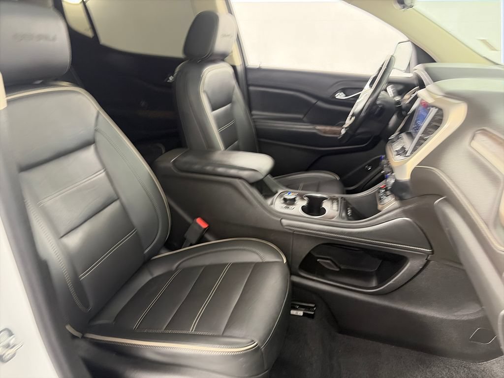 Used 2022 GMC Acadia Denali w/ Denali Ultimate Package AWD/4WD image 30