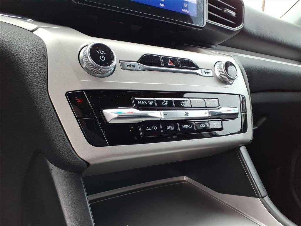 Certified 2023 Ford Explorer XLT image 15