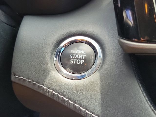 Used 2022 Toyota Highlander XLE FWD image 29