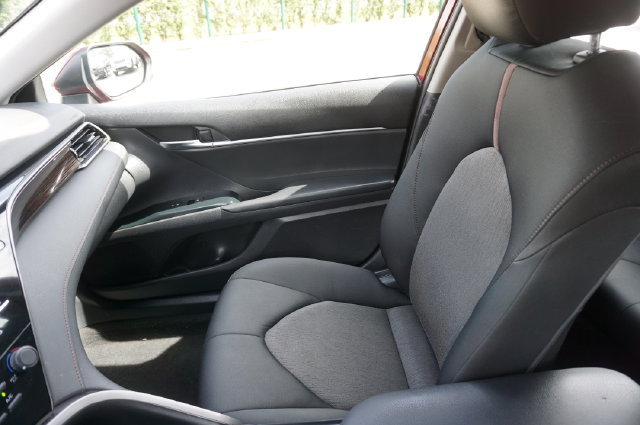 Used 2020 Toyota Camry LE FWD image 29
