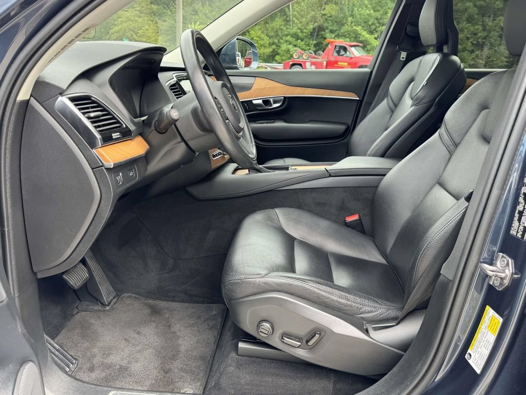 Used 2022 Volvo XC90 T6 Momentum w/ Advanced Package AWD/4WD image 21