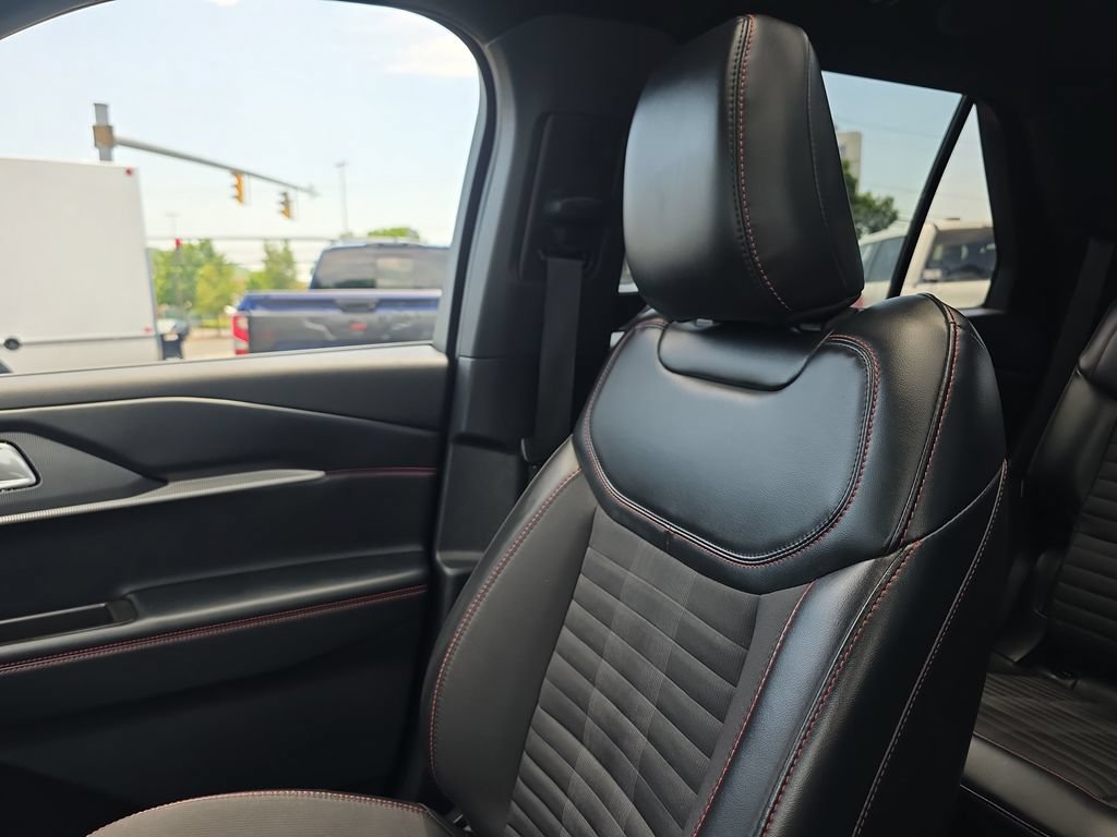 Certified 2025 Ford Explorer ST-Line w/ Premium Package AWD/4WD image 41