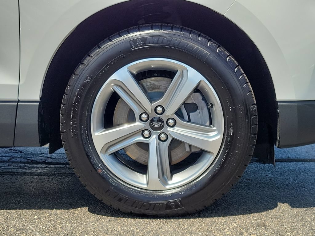 Certified 2024 Ford Edge SEL w/ Convenience Package AWD/4WD image 9