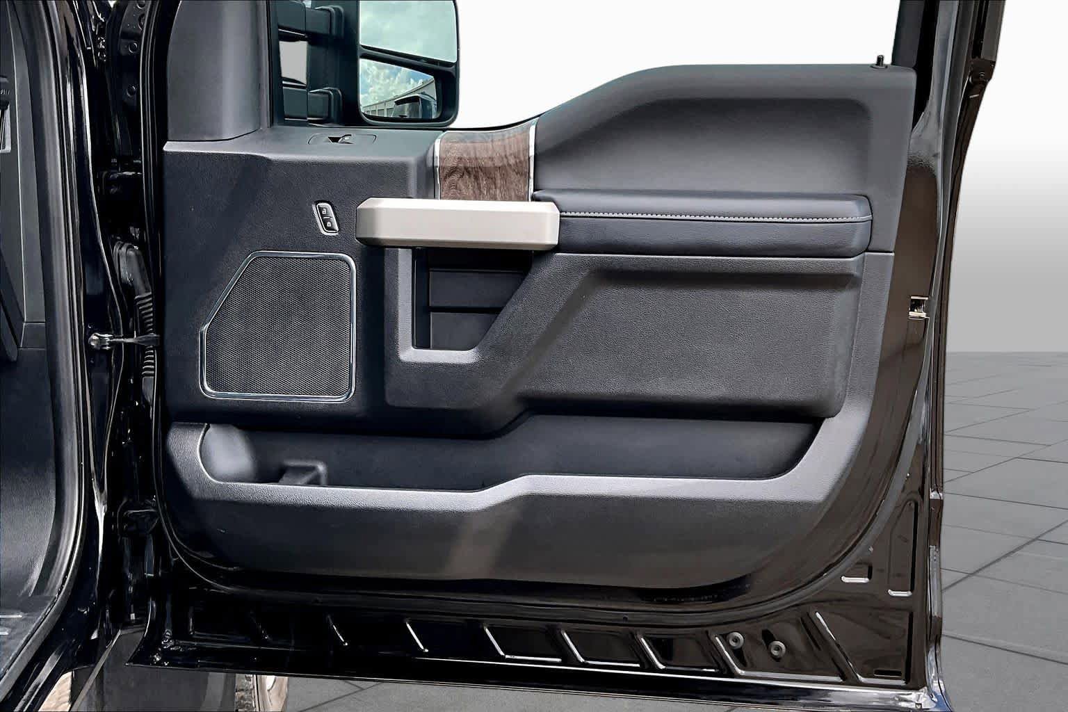 Certified 2019 Ford F450 Lariat w/ Lariat Ultimate Package AWD/4WD image 23