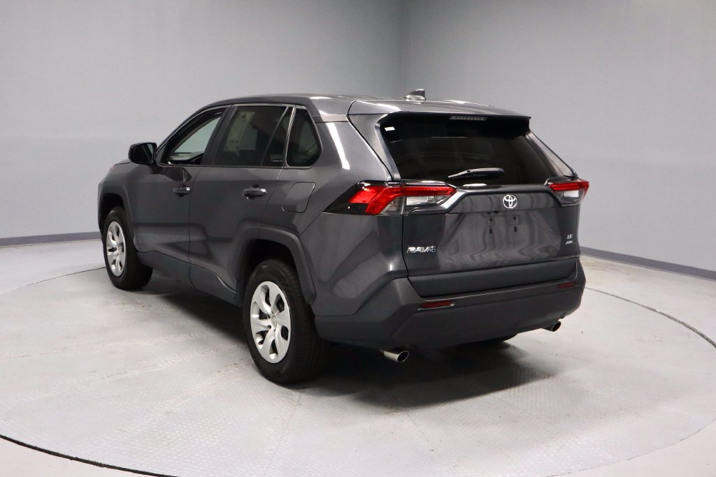 Used 2022 Toyota RAV4 LE AWD/4WD image 8
