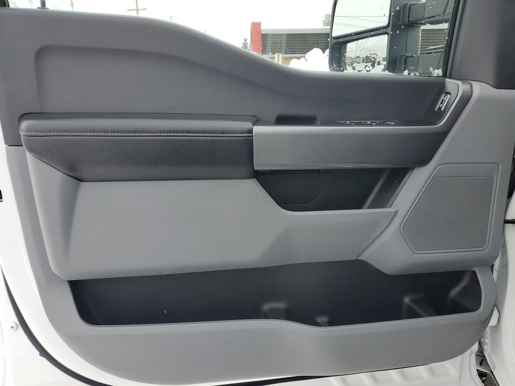 Certified 2025 Ford F250 XLT image 12