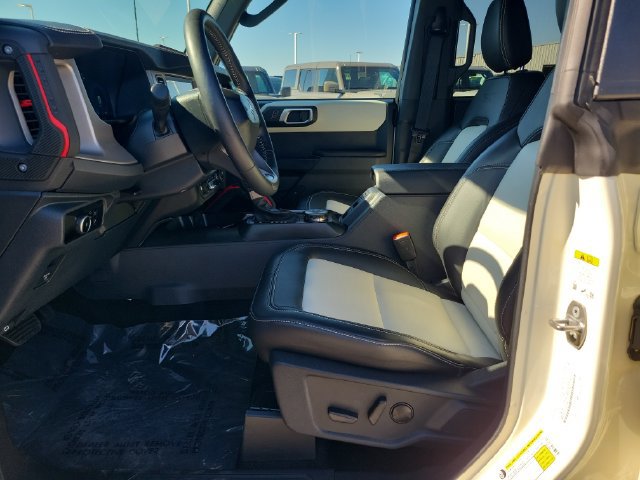 Certified 2026 Ford Bronco Outer Banks w/ Sasquatch Package AWD/4WD image 24