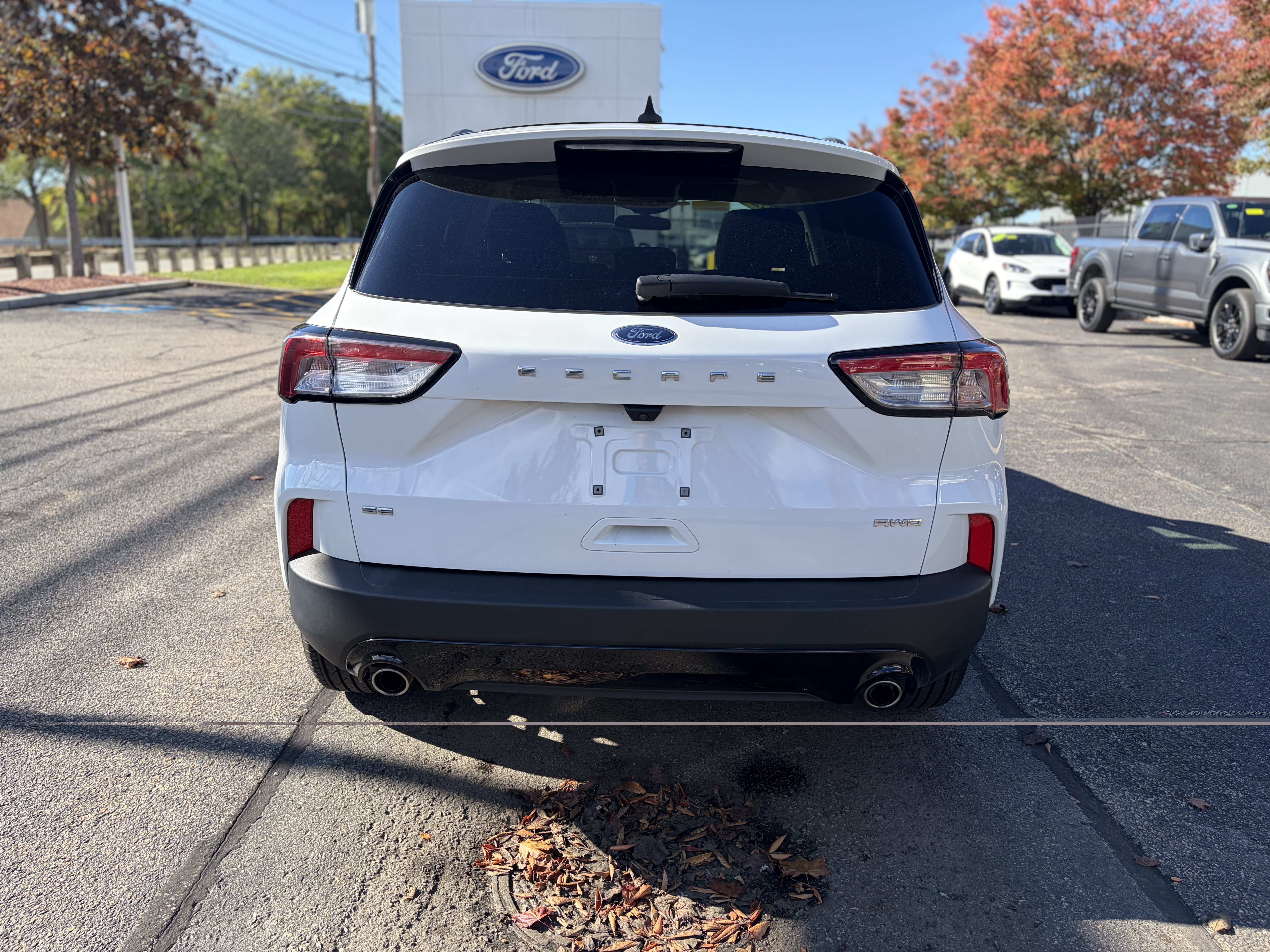 Certified 2022 Ford Escape SE w/ SE Sport Appearance Package AWD/4WD image 6