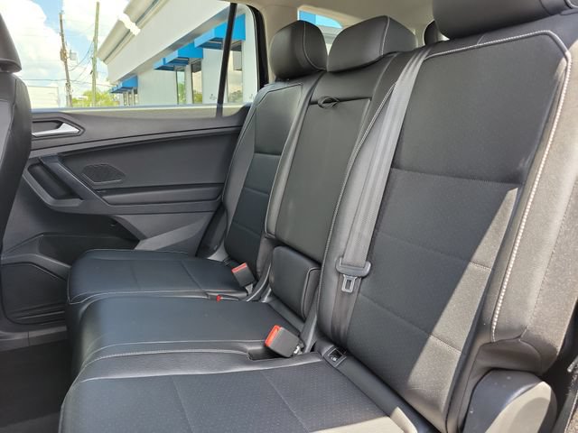 Used 2021 Volkswagen Tiguan SE FWD image 16