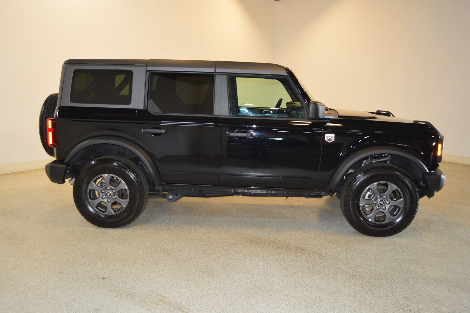 Certified 2025 Ford Bronco Big Bend AWD/4WD image 2