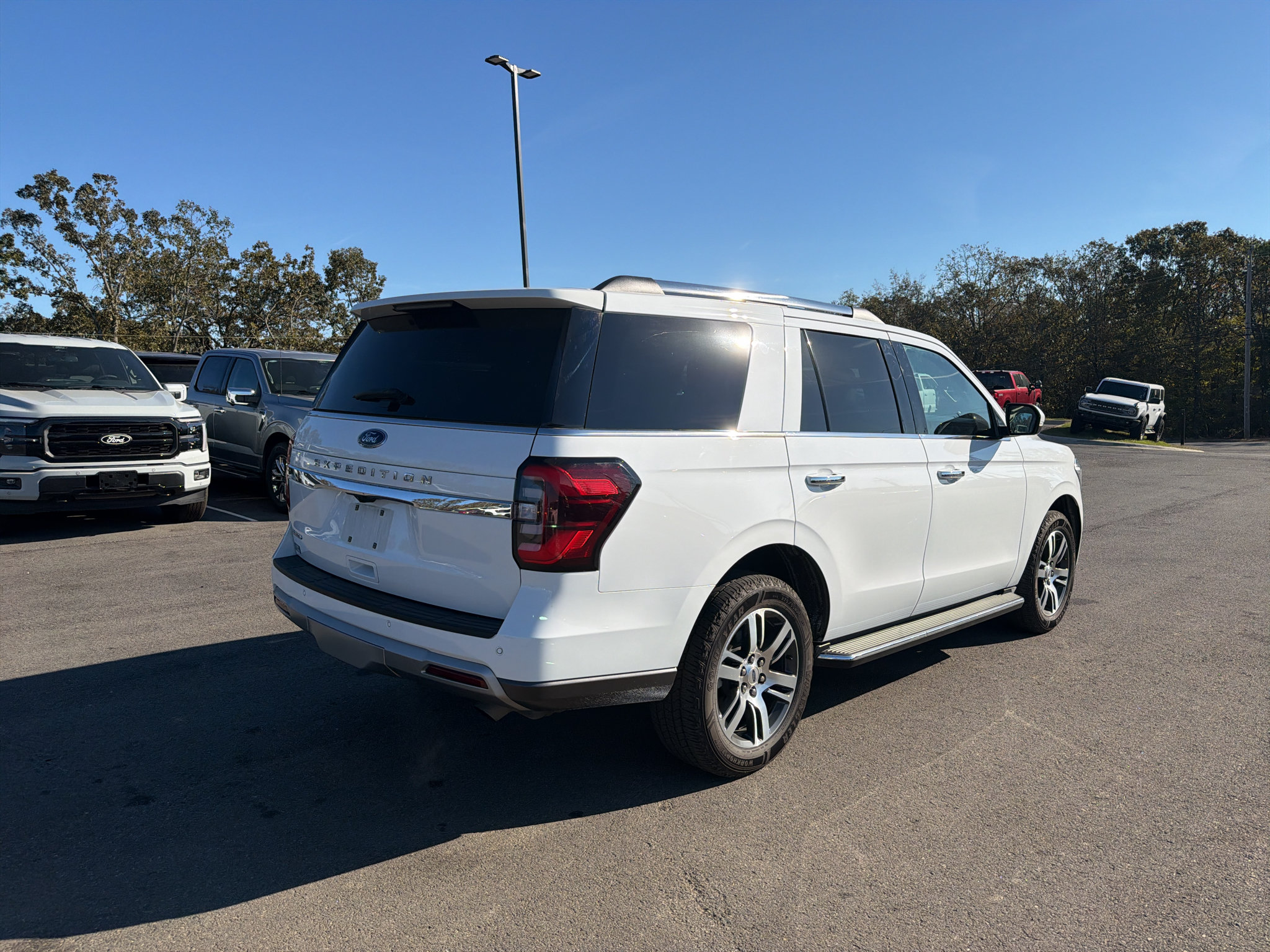 Certified 2023 Ford Expedition Limited AWD/4WD image 5