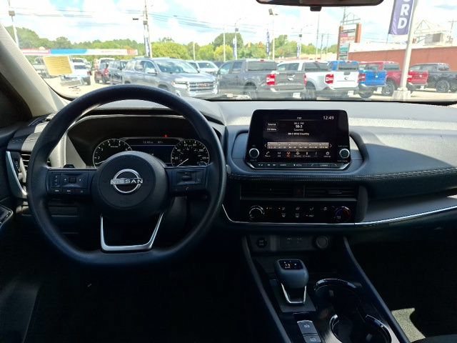 Used 2024 Nissan Rogue S FWD image 25