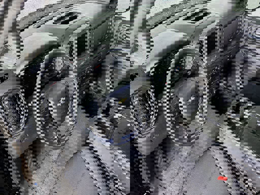 Used 2019 Chevrolet Silverado 1500 Custom image 2