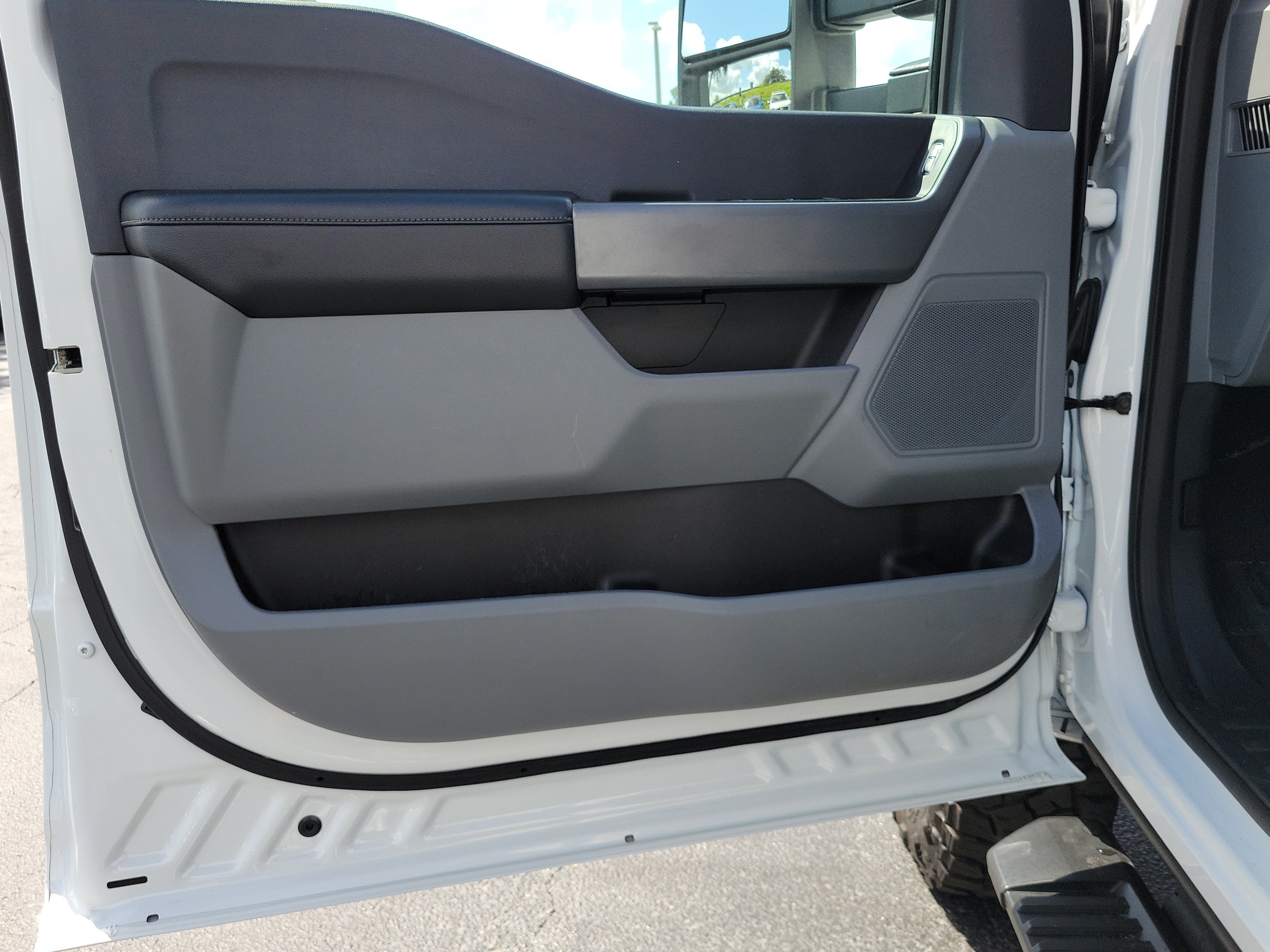 Certified 2024 Ford F250 XLT w/ 360-Degree Camera Package AWD/4WD image 17