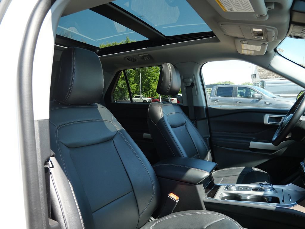 Certified 2023 Ford Explorer Limited w/ Equipment Group 301A AWD/4WD image 12