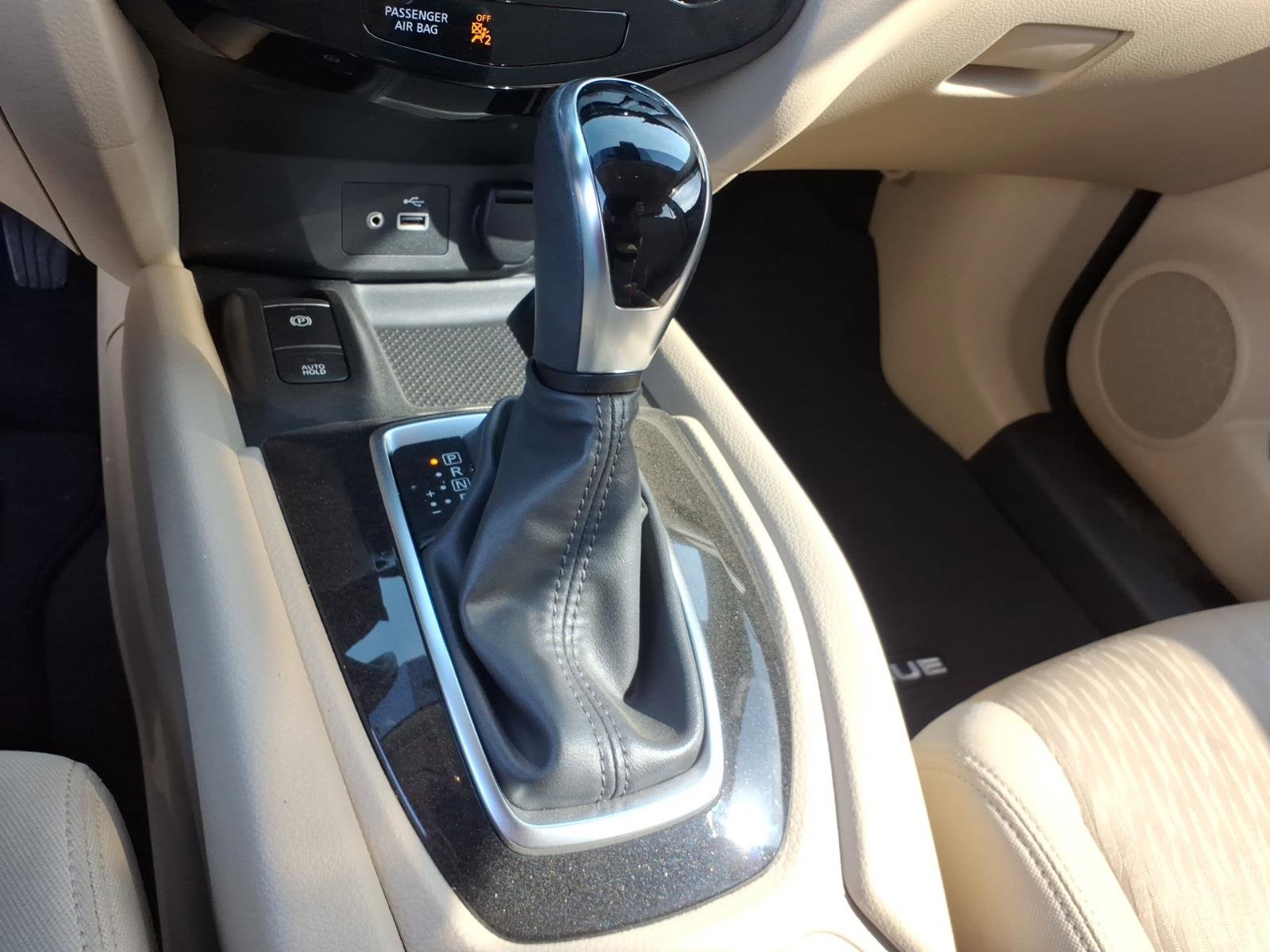 Used 2020 Nissan Rogue SV w/ Sun & Sound Touring Package FWD image 21