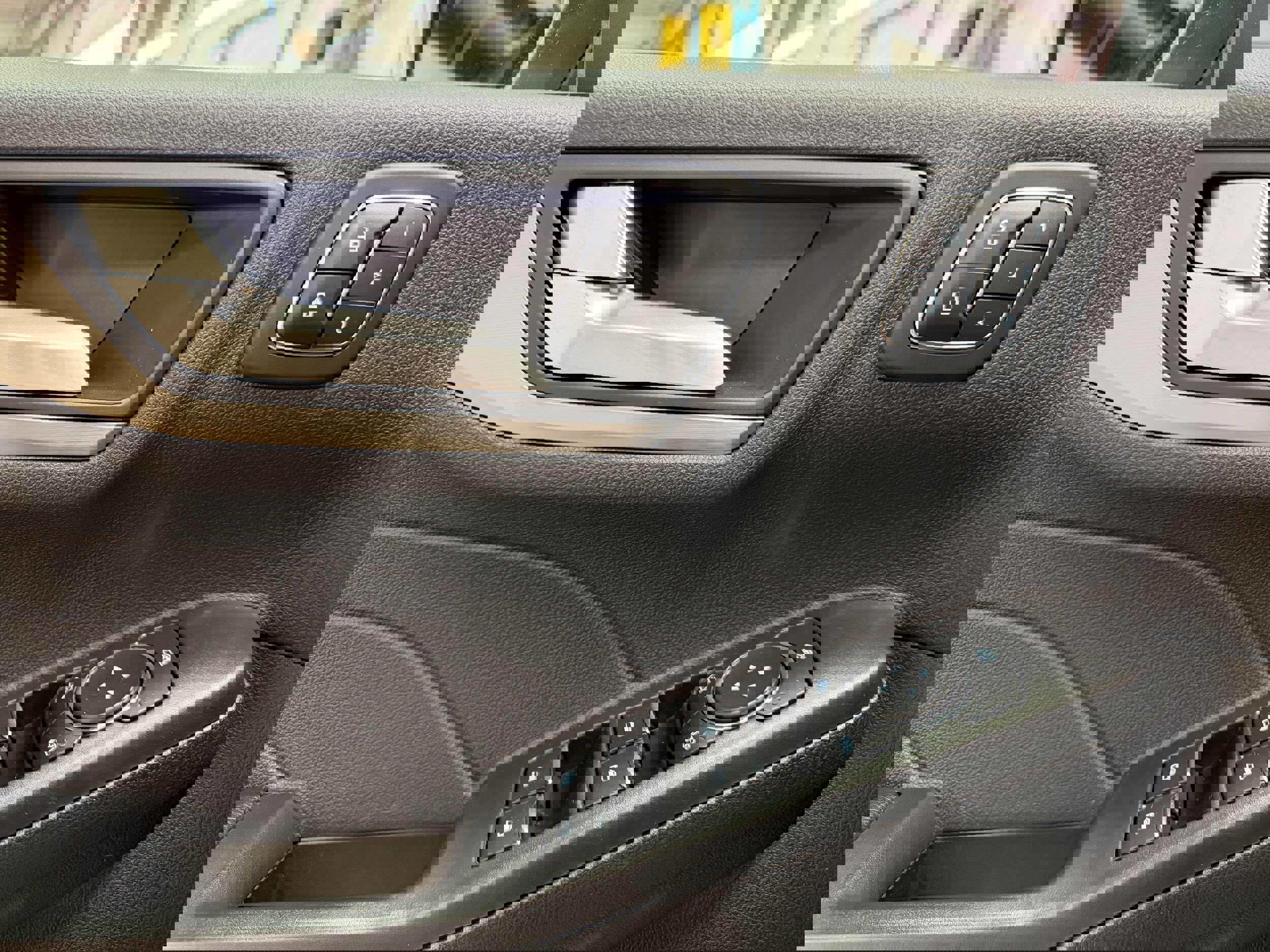 Certified 2022 Ford Escape Titanium image 15