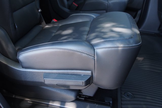 Certified 2025 Ford Expedition Platinum w/ Stealth Performance Package AWD/4WD image 15