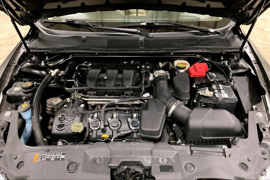 Certified 2017 Ford Taurus Limited image 12