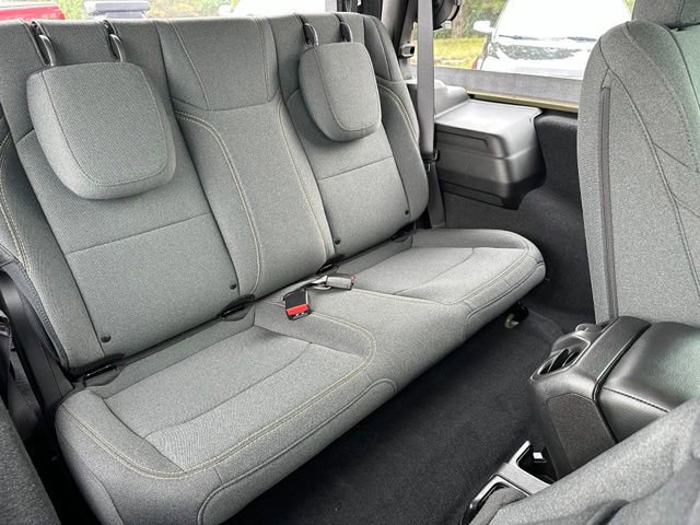 Used 2025 Jeep Wrangler Sport AWD/4WD image 10