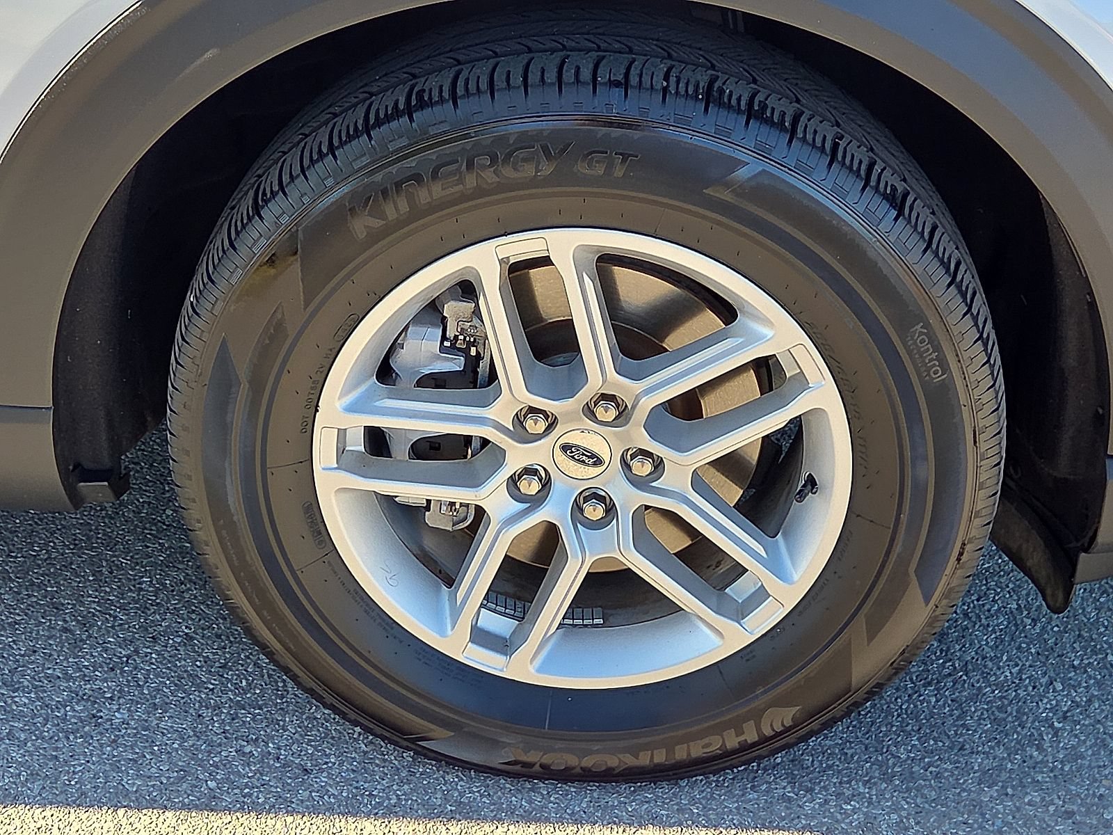 Certified 2025 Ford Explorer Active w/ Active Comfort Package RWD image 7