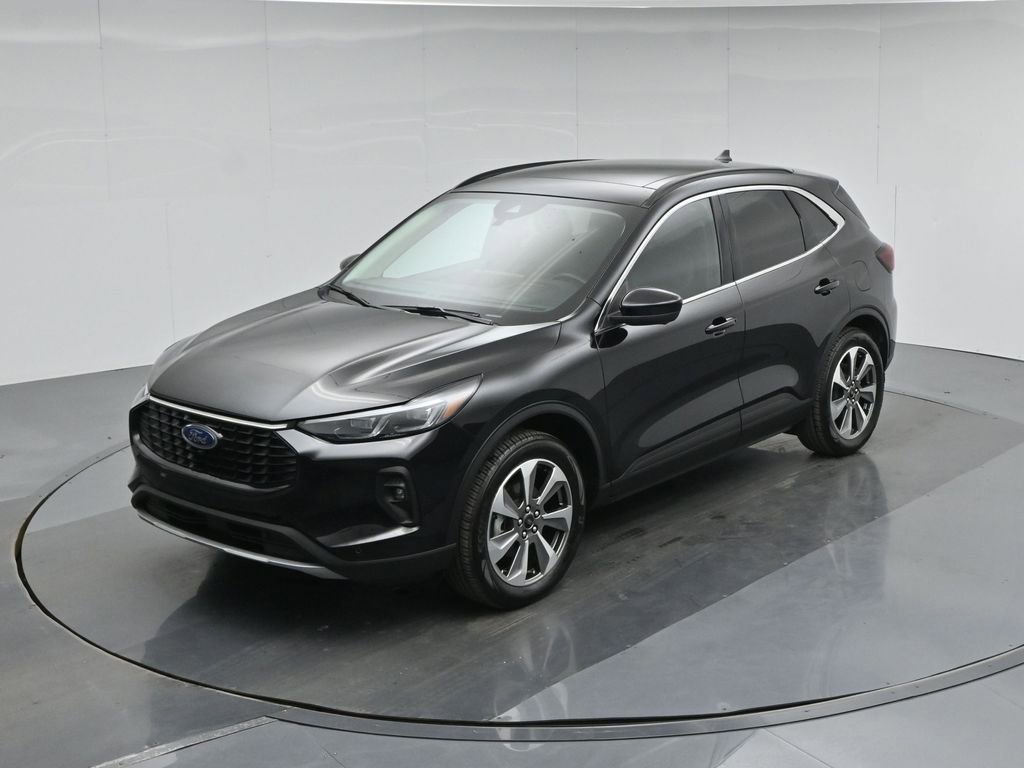 Certified 2025 Ford Escape Platinum w/ Premium Technology Package image 39