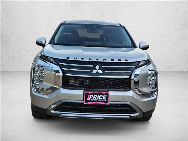 Used 2026 Mitsubishi Outlander SE FWD image 2