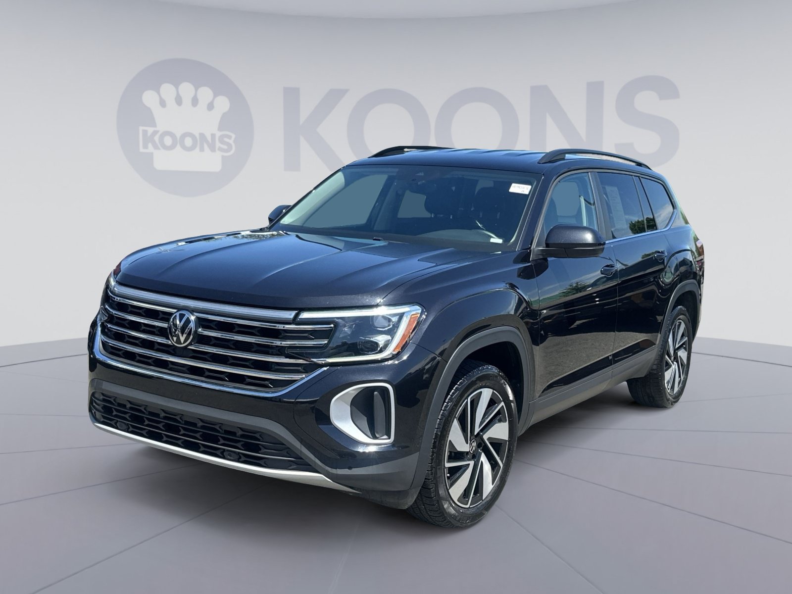 Used 2024 Volkswagen Atlas SE FWD image 1