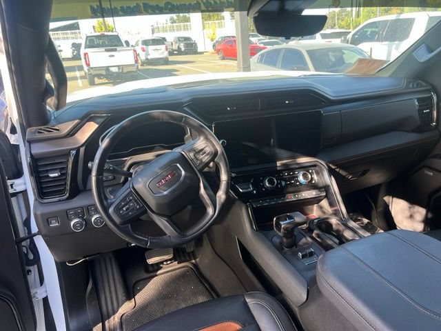 Used 2023 GMC Sierra 1500 AT4 w/ AT4 Premium Package AWD/4WD image 9