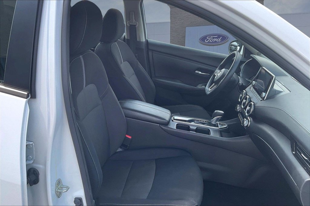 Used 2025 Nissan Sentra SV FWD image 28